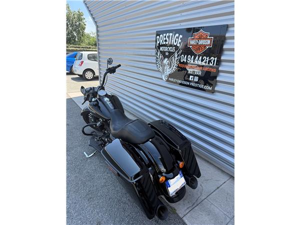 2017 HARLEY-DAVIDSON ROAD KING
