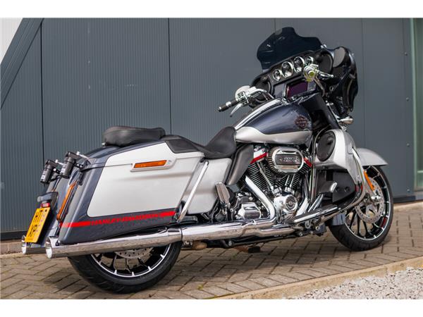 2017 Harley-Davidson CVO Street Glide