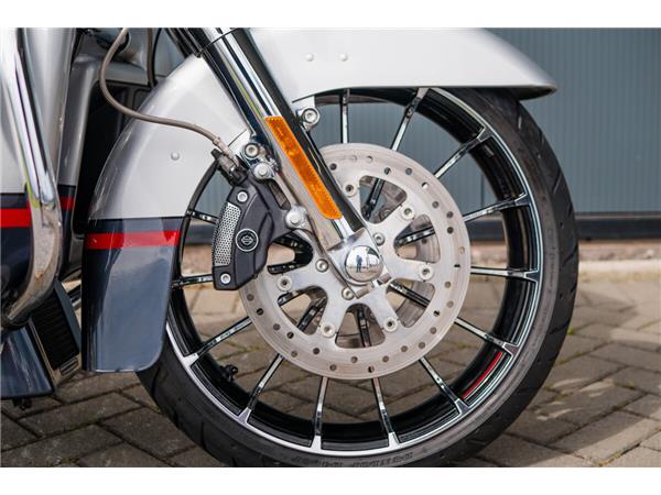 2017 Harley-Davidson CVO Street Glide