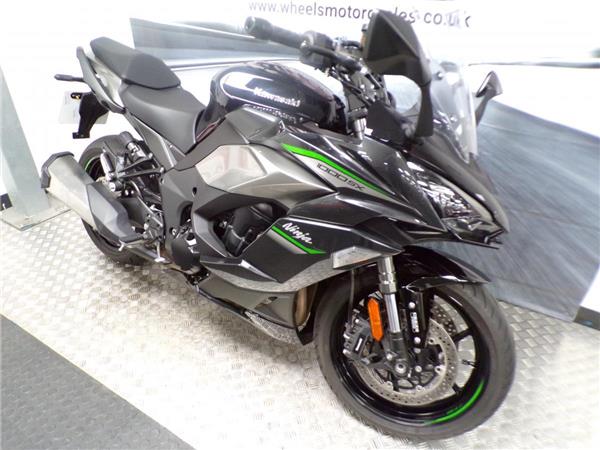2025 Kawasaki Ninja 1000SX