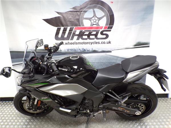 2025 Kawasaki Ninja 1000SX