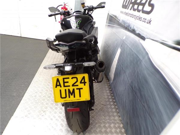 2025 Kawasaki Ninja 1000SX