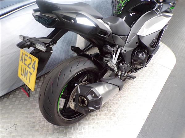 2025 Kawasaki Ninja 1000SX