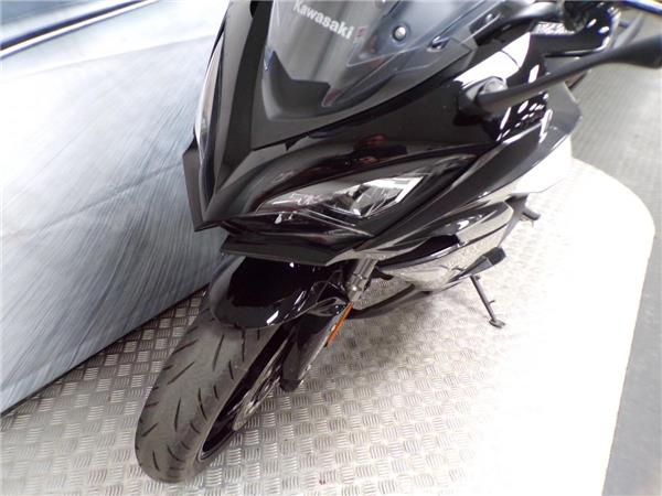 2025 Kawasaki Ninja 1000SX