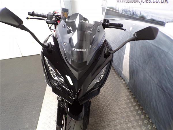 2025 Kawasaki Ninja 1000SX