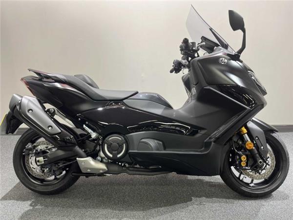 2024 Yamaha TMAX TECH MAX 560 TECH BLACK XTRI