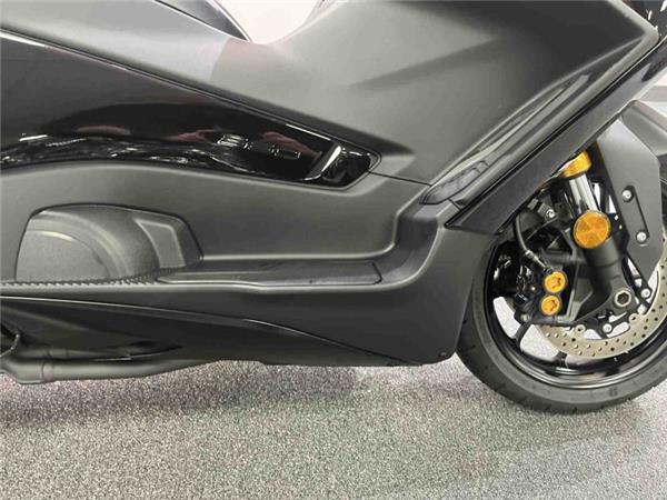 2024 Yamaha TMAX TECH MAX 560 TECH BLACK XTRI