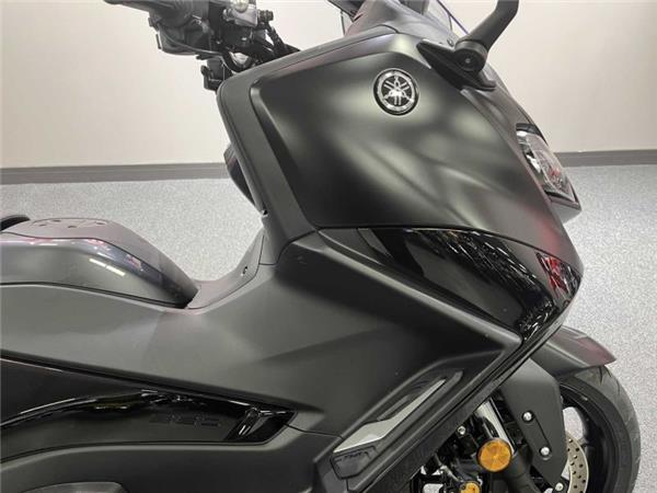 2024 Yamaha TMAX TECH MAX 560 TECH BLACK XTRI