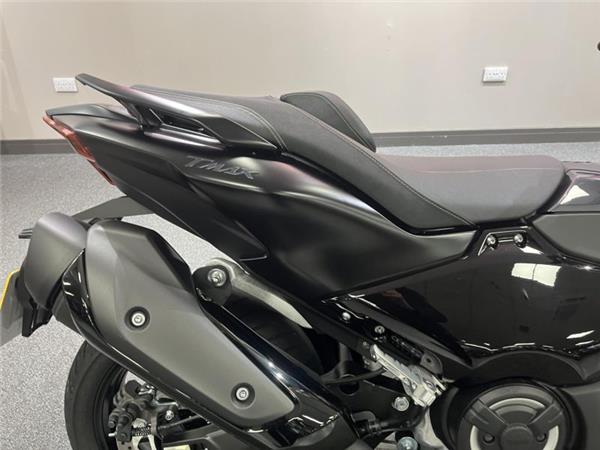 2024 Yamaha TMAX TECH MAX 560 TECH BLACK XTRI