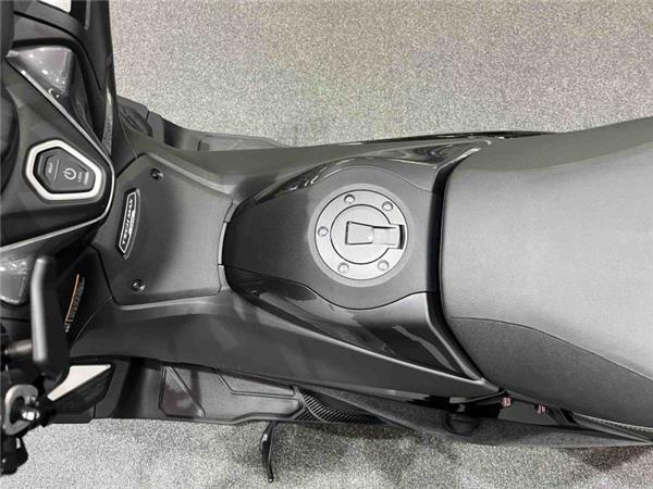 2024 Yamaha TMAX TECH MAX 560 TECH BLACK XTRI