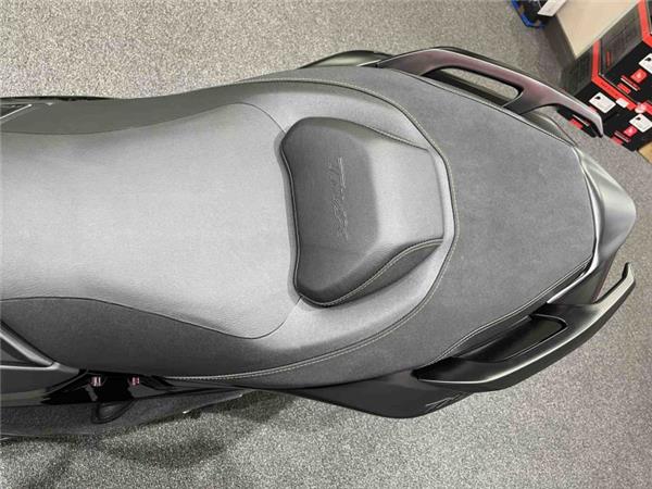 2024 Yamaha TMAX TECH MAX 560 TECH BLACK XTRI