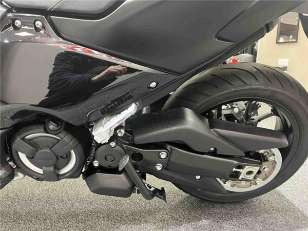 2024 Yamaha TMAX TECH MAX 560 TECH BLACK XTRI