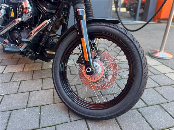 2017 Harley-Davidson Dyna Street Bob FXDB