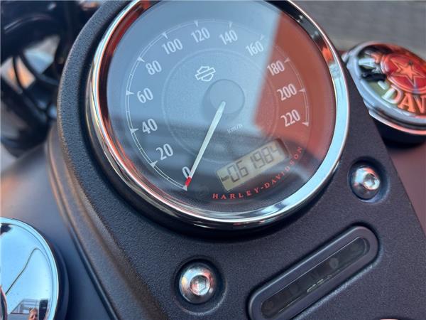 2017 Harley-Davidson Dyna Street Bob FXDB