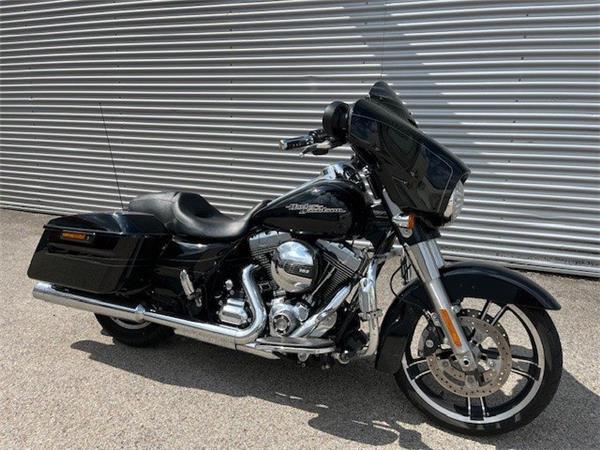 2016 Harley-Davidson Touring Street Glide Special FLHXS