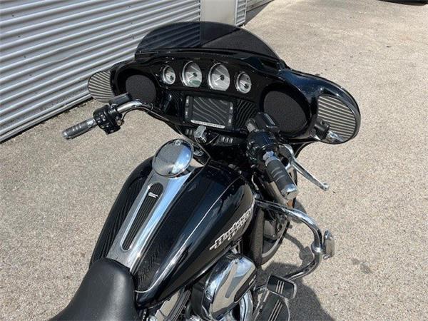 2016 Harley-Davidson Touring Street Glide Special FLHXS