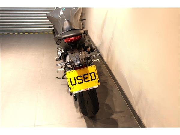 YAMAHA MT-09