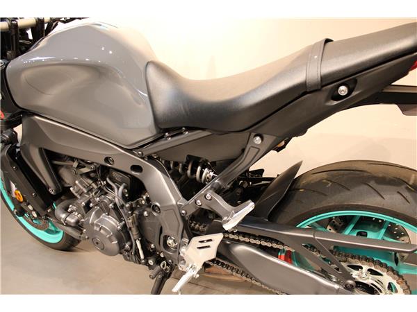 YAMAHA MT-09