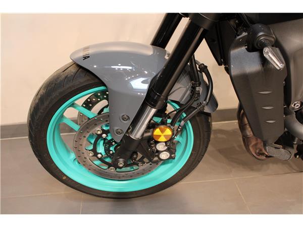 YAMAHA MT-09