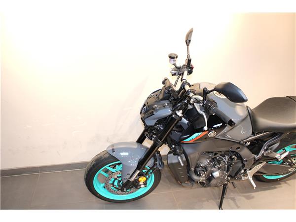 YAMAHA MT-09
