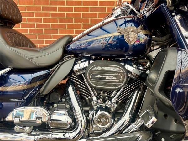 2018 HARLEY-DAVIDSON CVO FLHKSE ELECTRA GLIDE ULTRA LIMITED
