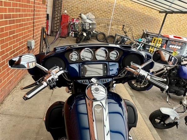 2018 HARLEY-DAVIDSON CVO FLHKSE ELECTRA GLIDE ULTRA LIMITED