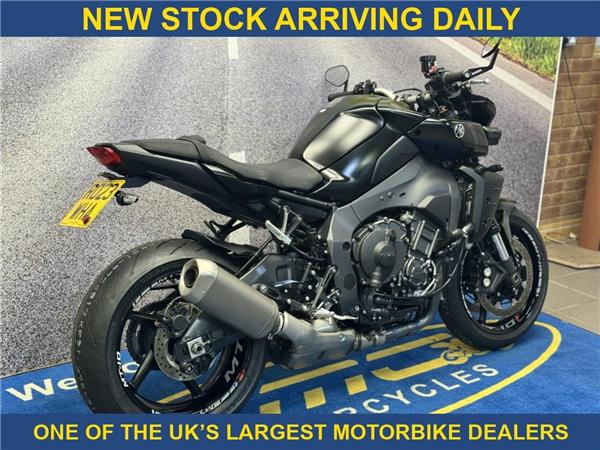  Yamaha MT-10 MT-10