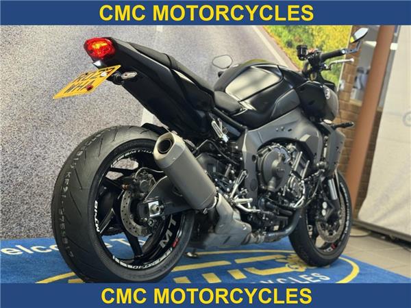  Yamaha MT-10 MT-10