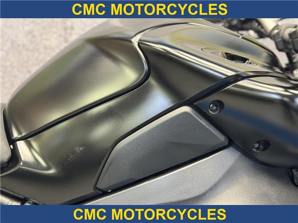  Yamaha MT-10 MT-10