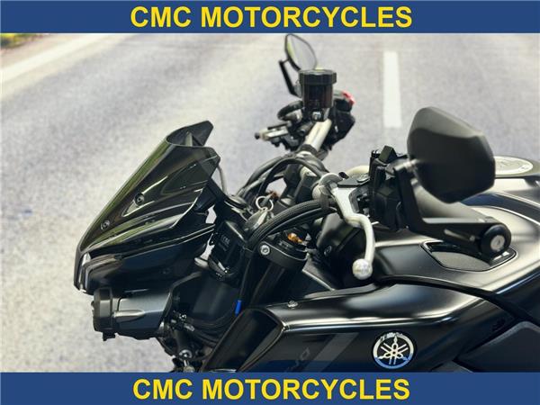  Yamaha MT-10 MT-10