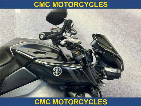  Yamaha MT-10 MT-10
