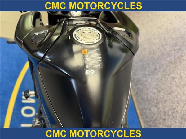  Yamaha MT-10 MT-10