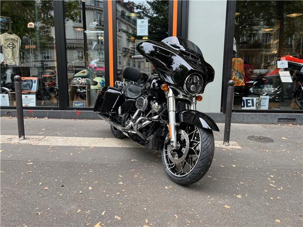 2022 HARLEY-DAVIDSON STREET GLIDE