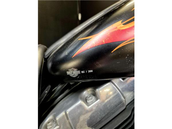 2011 HARLEY-DAVIDSON STREET BOB