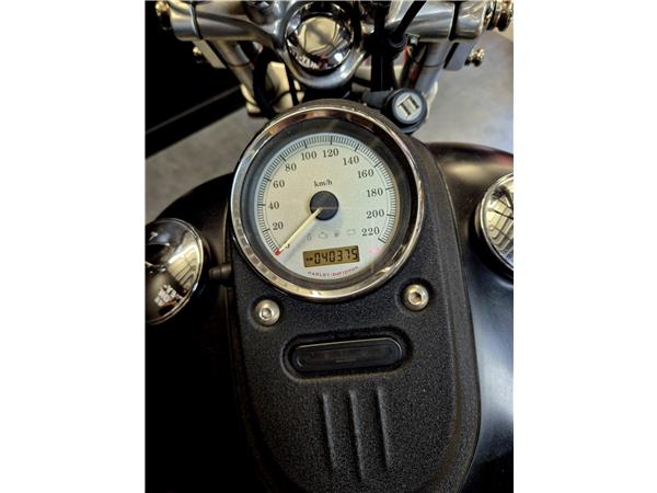 2011 HARLEY-DAVIDSON STREET BOB
