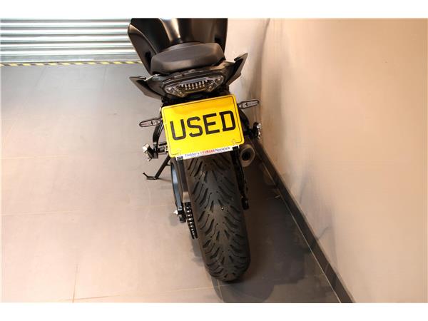 YAMAHA TRACER 7