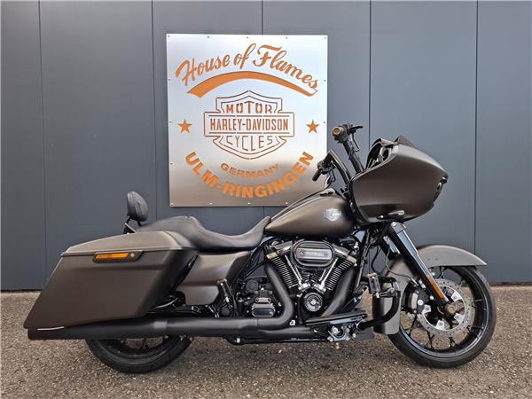 FLTRXS Road Glide Special