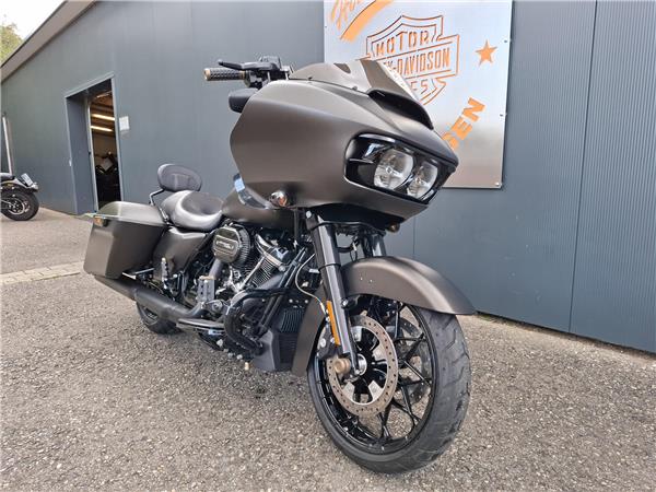 FLTRXS Road Glide Special