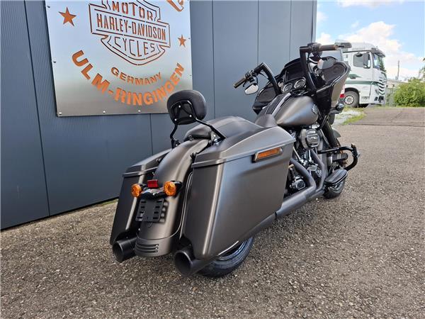 FLTRXS Road Glide Special