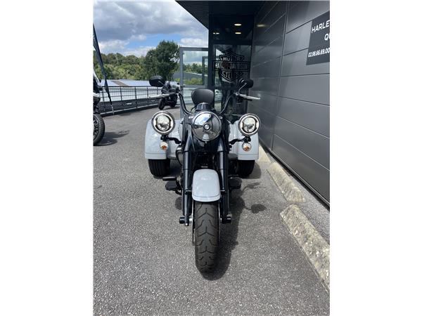 2024 HARLEY-DAVIDSON FREEWHEELER