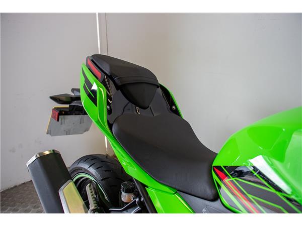 2024 KAWASAKI NINJA 400