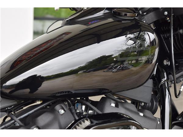 FXFBS Fat Bob mit Jekill&Hyde Auspuff