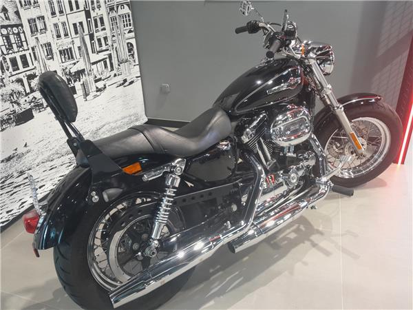 2011 HARLEY-DAVIDSON CUSTOM