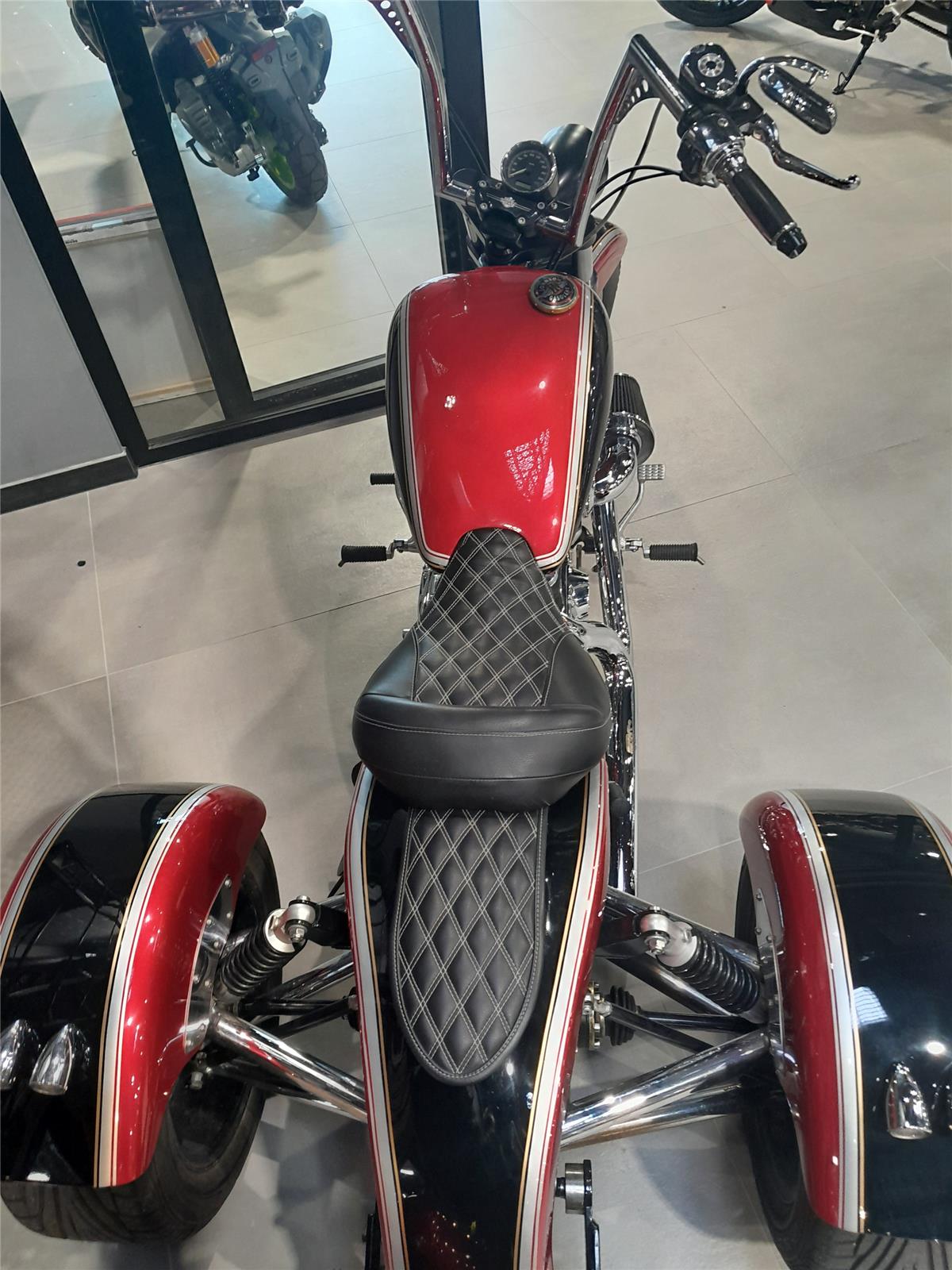 2013 HARLEY-DAVIDSON CUSTOM