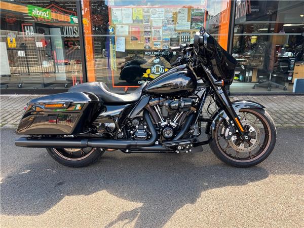 2022 HARLEY-DAVIDSON FLHXST STREET GLIDE ST 