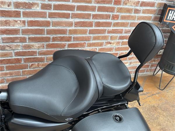XL883N Iron 