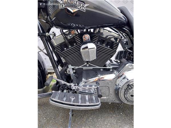 2013 HARLEY-DAVIDSON ROAD KING