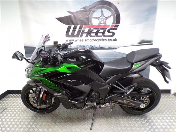 2025 Kawasaki Ninja 1000SX