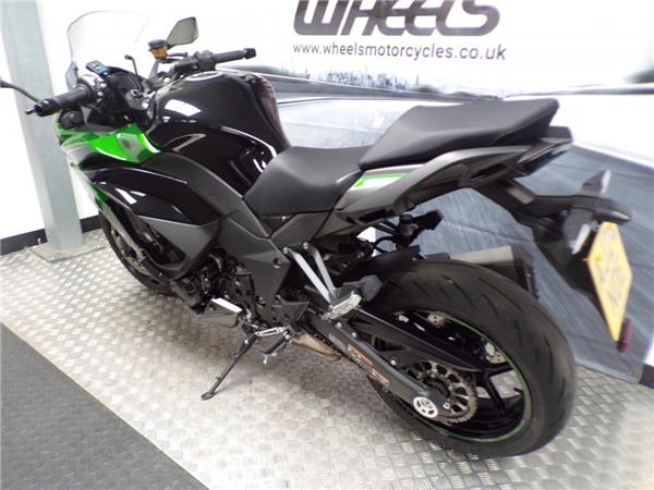 2025 Kawasaki Ninja 1000SX