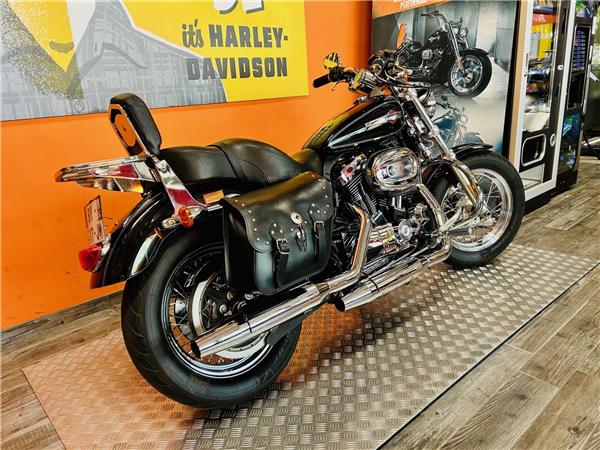 2011 HARLEY-DAVIDSON CUSTOM